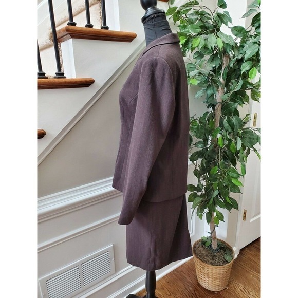 Finity Studio Women's Brow Polyester & Wool Long Sleeve 2 Piece Blazer & Skirt 6 - Picture 3 of 10